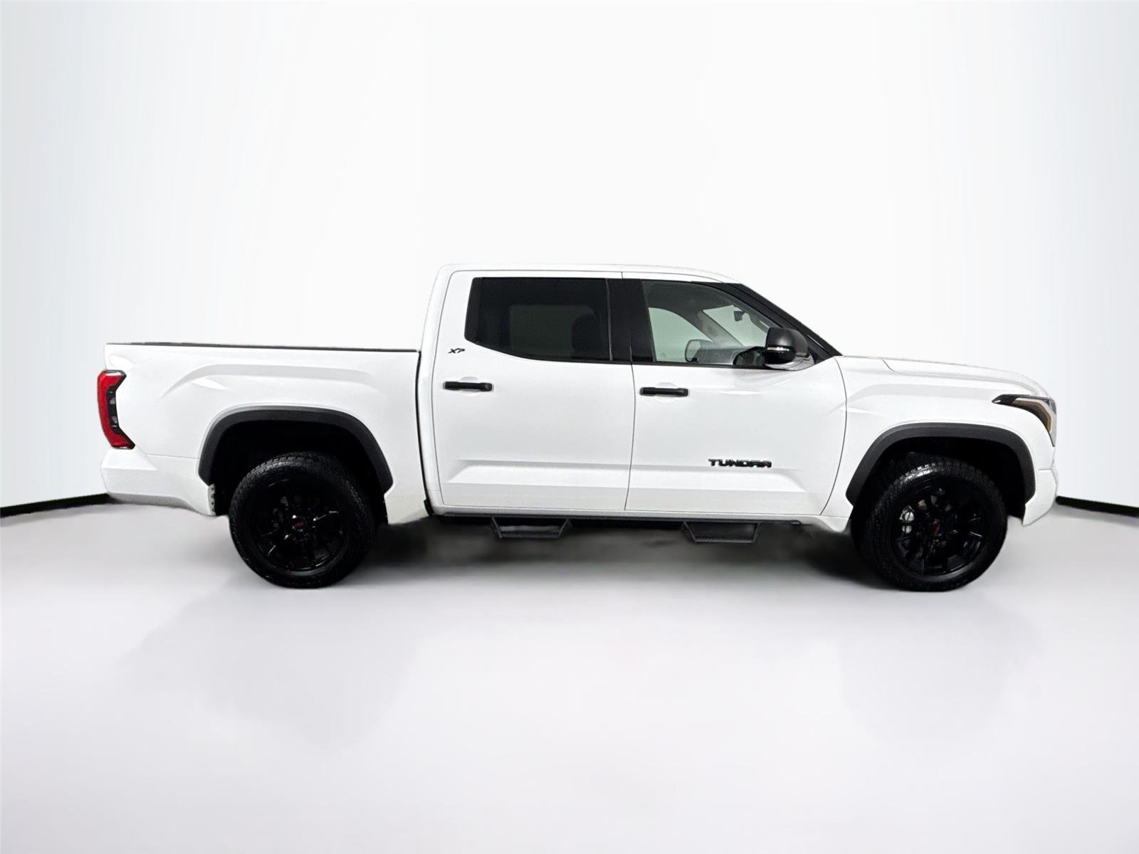 Used 2023 Ice Cap Toyota SR5 image 10
