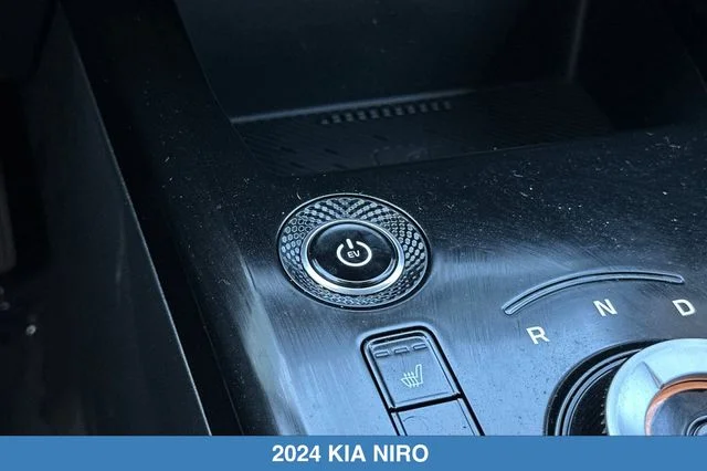 Used 2024 Black Kia Wind image 25