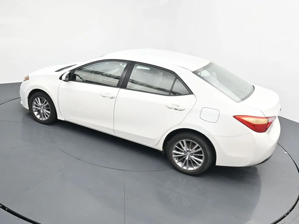 Used 2014 White Toyota LE Plus image 23