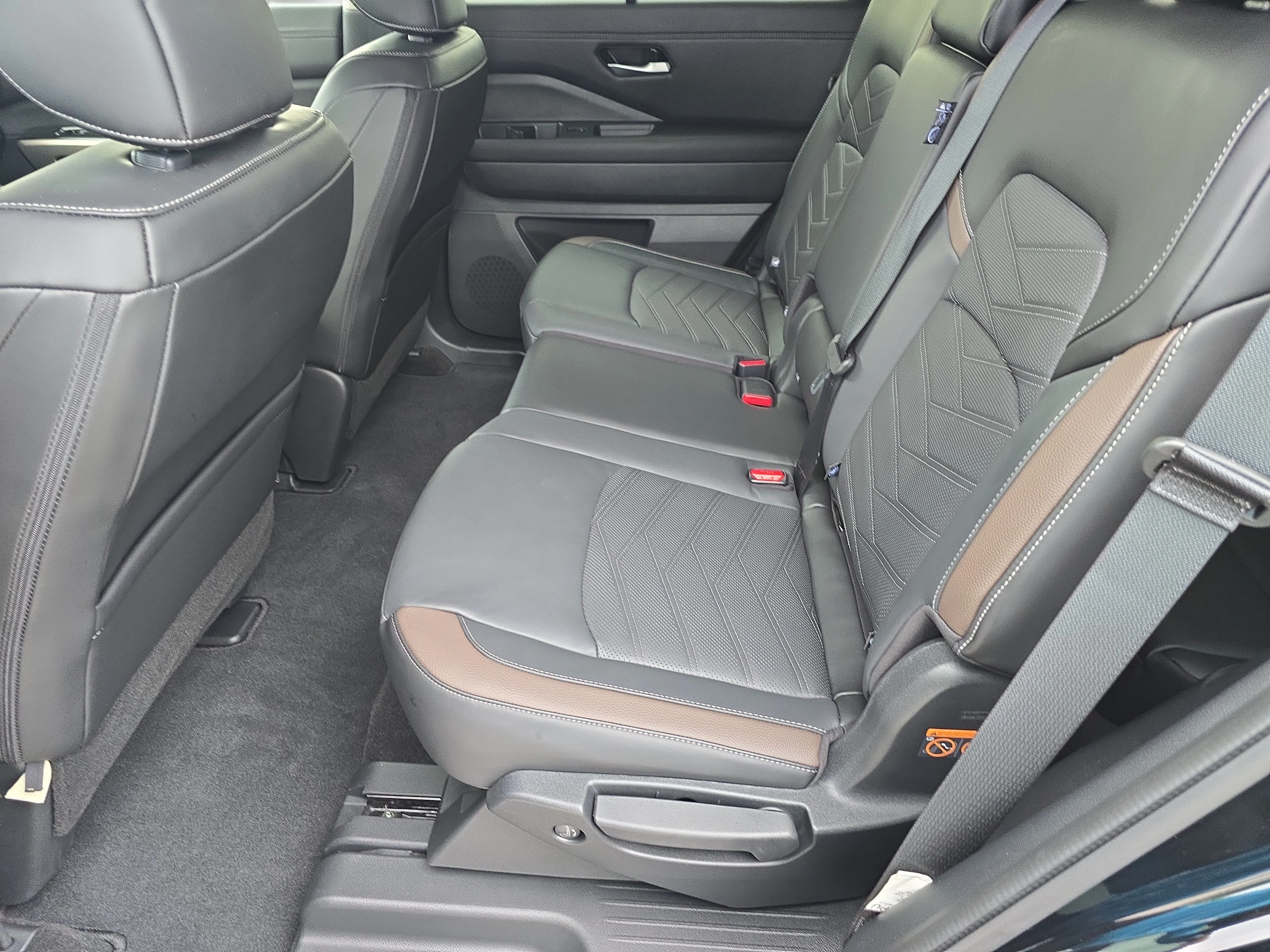 Certified Used 2025 Super Black Nissan Platinum image 17