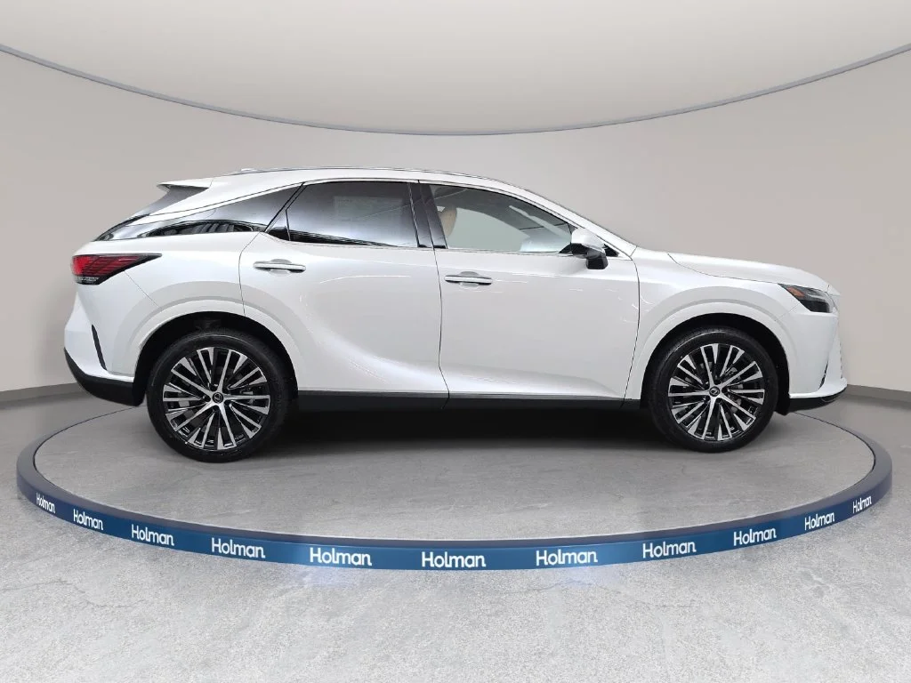 New 2026 Eminent White Pearl Lexus PREMIUM PLUS image 4