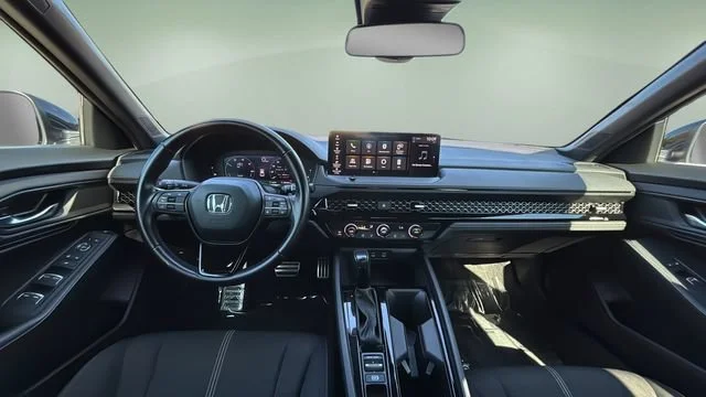 Used 2023  Honda Sport image 17