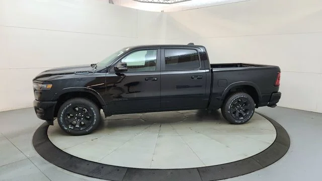 New 2026 Diamond Black Crystal Pearl-Coat Exterior Paint RAM Big Horn/Lone Star image 5