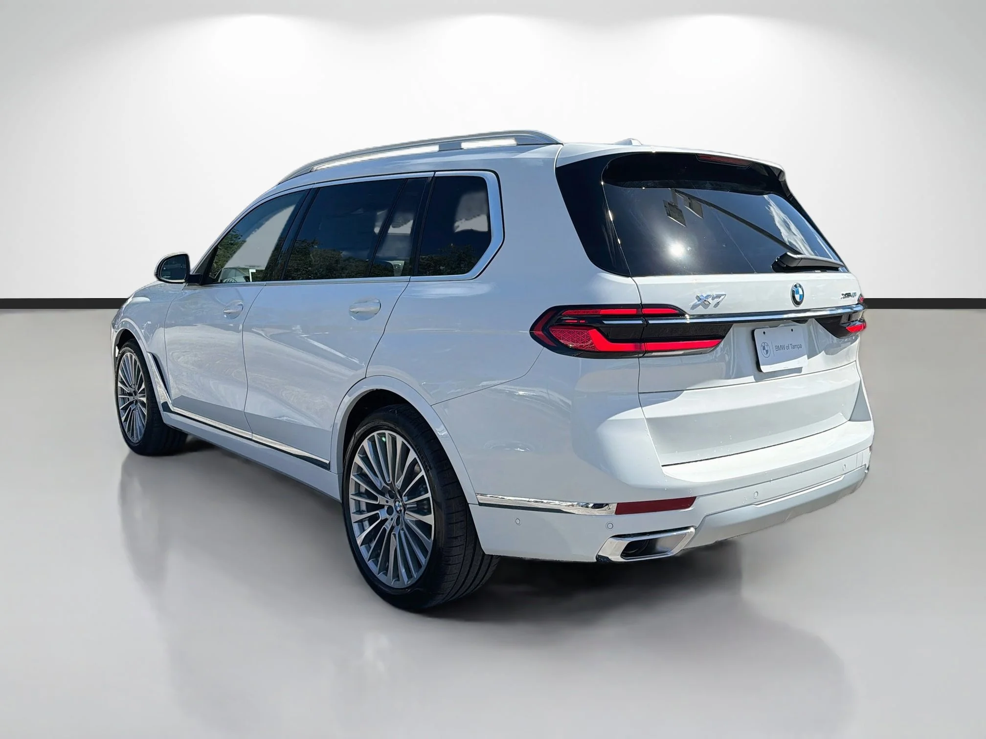 New 2027 Alpine White BMW xDrive40i image 5