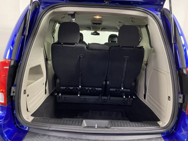 Used 2018 Blue Dodge SE image 31