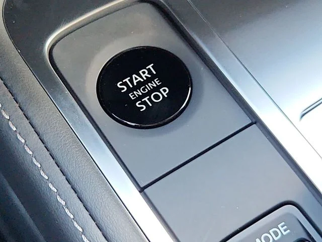 New 2027 GRAPHITE SHADOW INFINITI Luxe AWD image 30