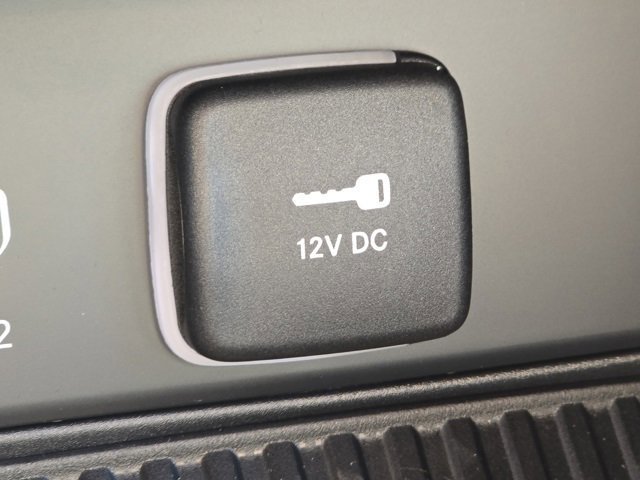 New 2026 Silver Zynith Exterior Paint Jeep Limited Reserve image 15