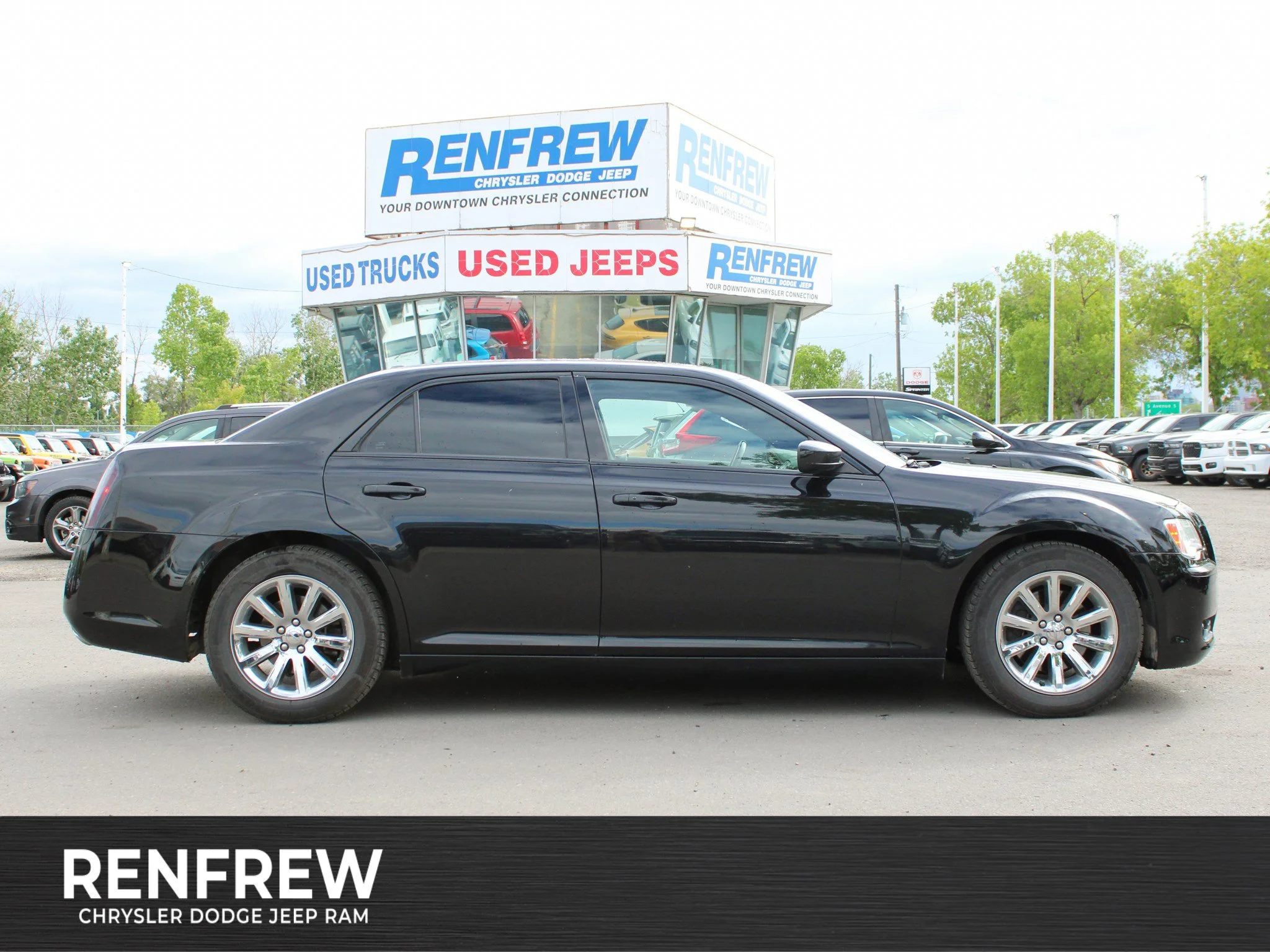 Used 2013 Black Chrysler 300C * Mechanics Special | HEMI V8 | Alpine | Panoramic Sunroof | Heated/Vented Seats | Remote Start image 1
