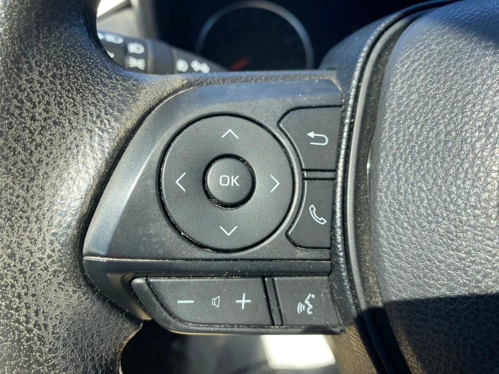 Used 2019 Red Toyota XLE image 28