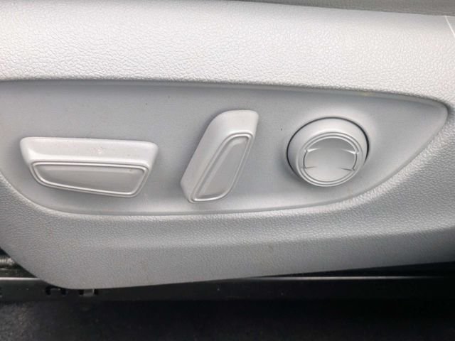 Used 2020 Black Toyota XLE image 21