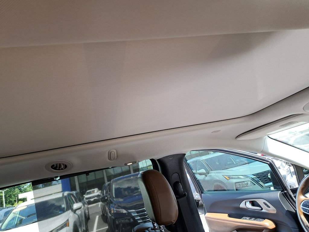Used 2017 Black Chrysler Limited image 35