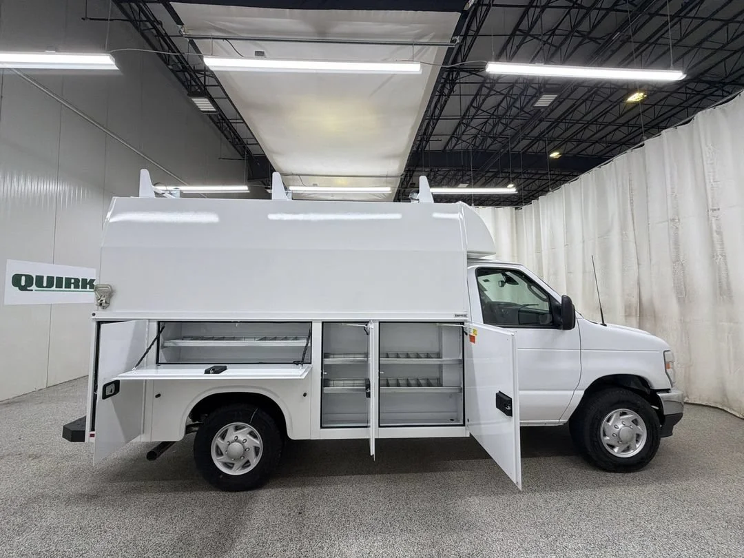 New 2027 Oxford White Ford E-350 SRW image 5