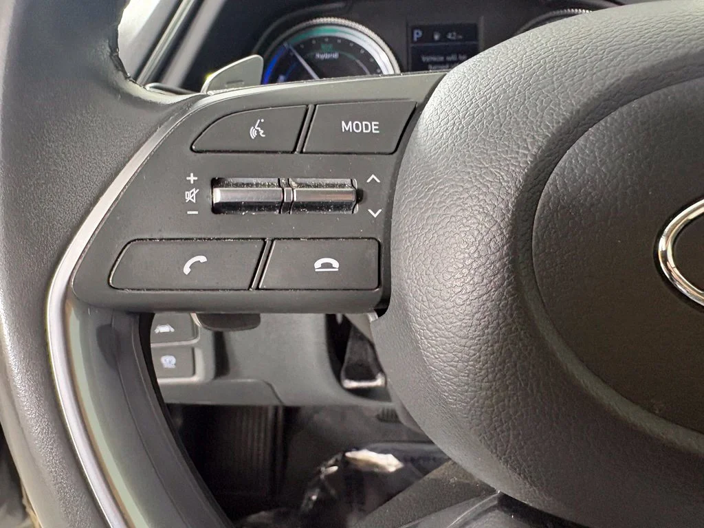 Used 2022 Gray Hyundai SEL image 23
