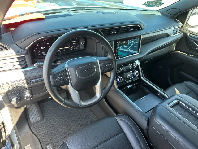 2023 GMC Yukon Denali - Photo 26