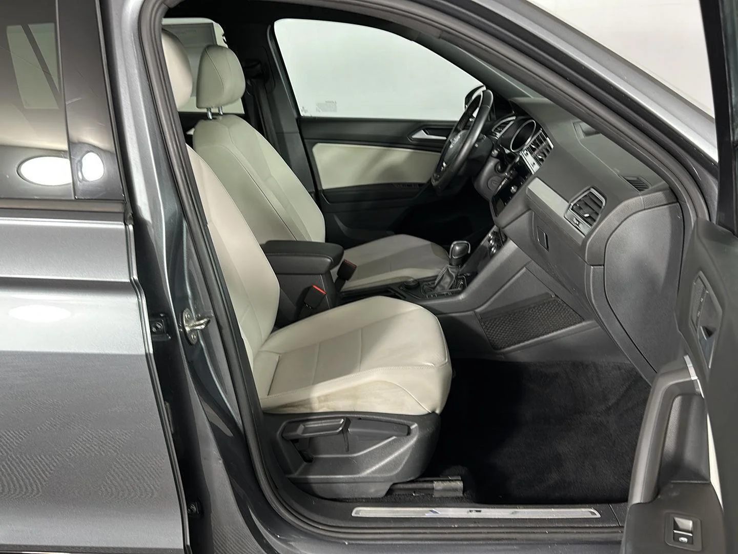 Used 2021 Platinum Gray Metallic Volkswagen SE R-Line Black image 35
