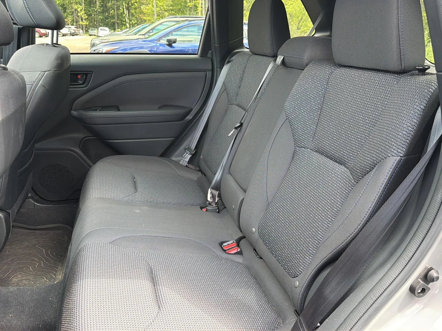 Used 2025 River Rock Pearl Subaru Premium image 15