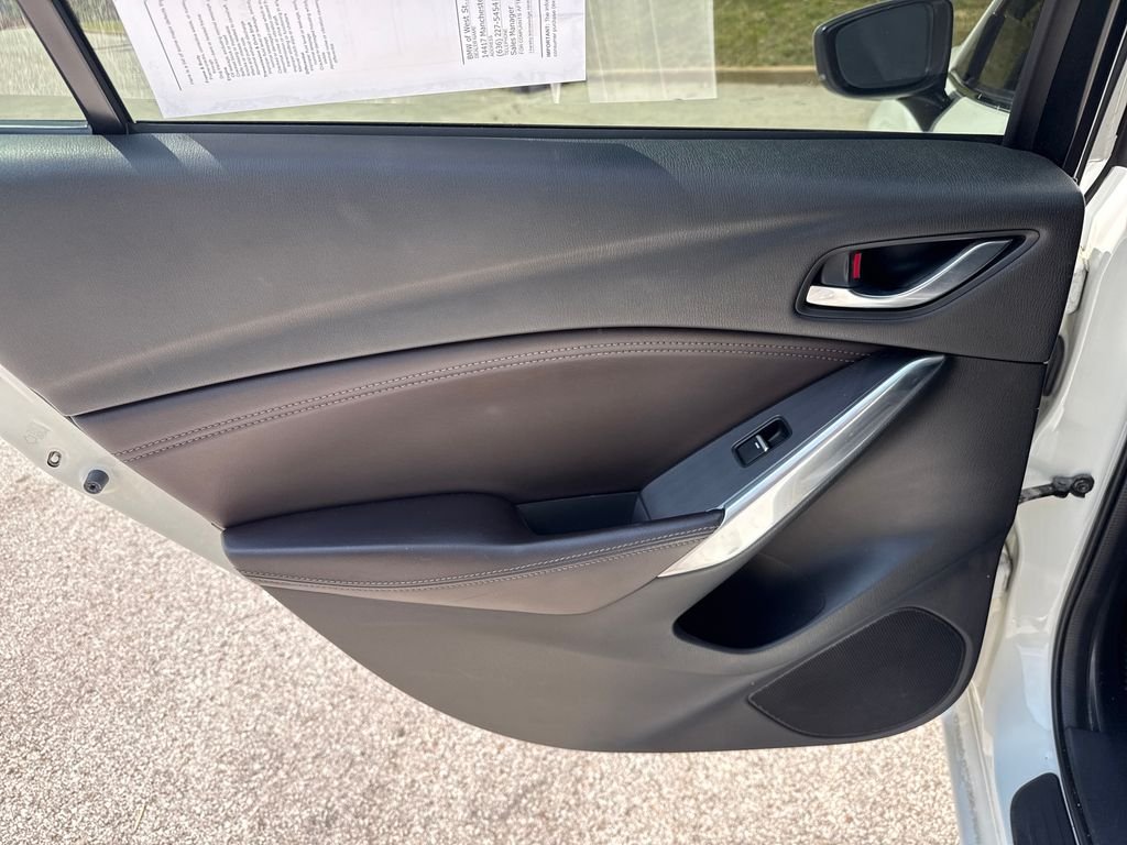 Used 2017 White Mazda Grand Touring image 23