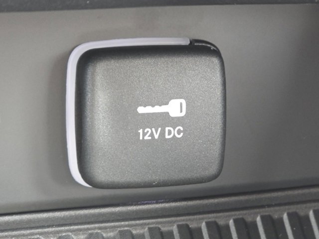 New 2026 Silver Zynith Exterior Paint Jeep Altitude image 15