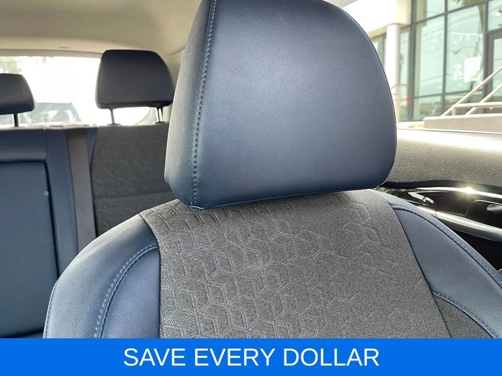Used 2025 Black Kia S image 19