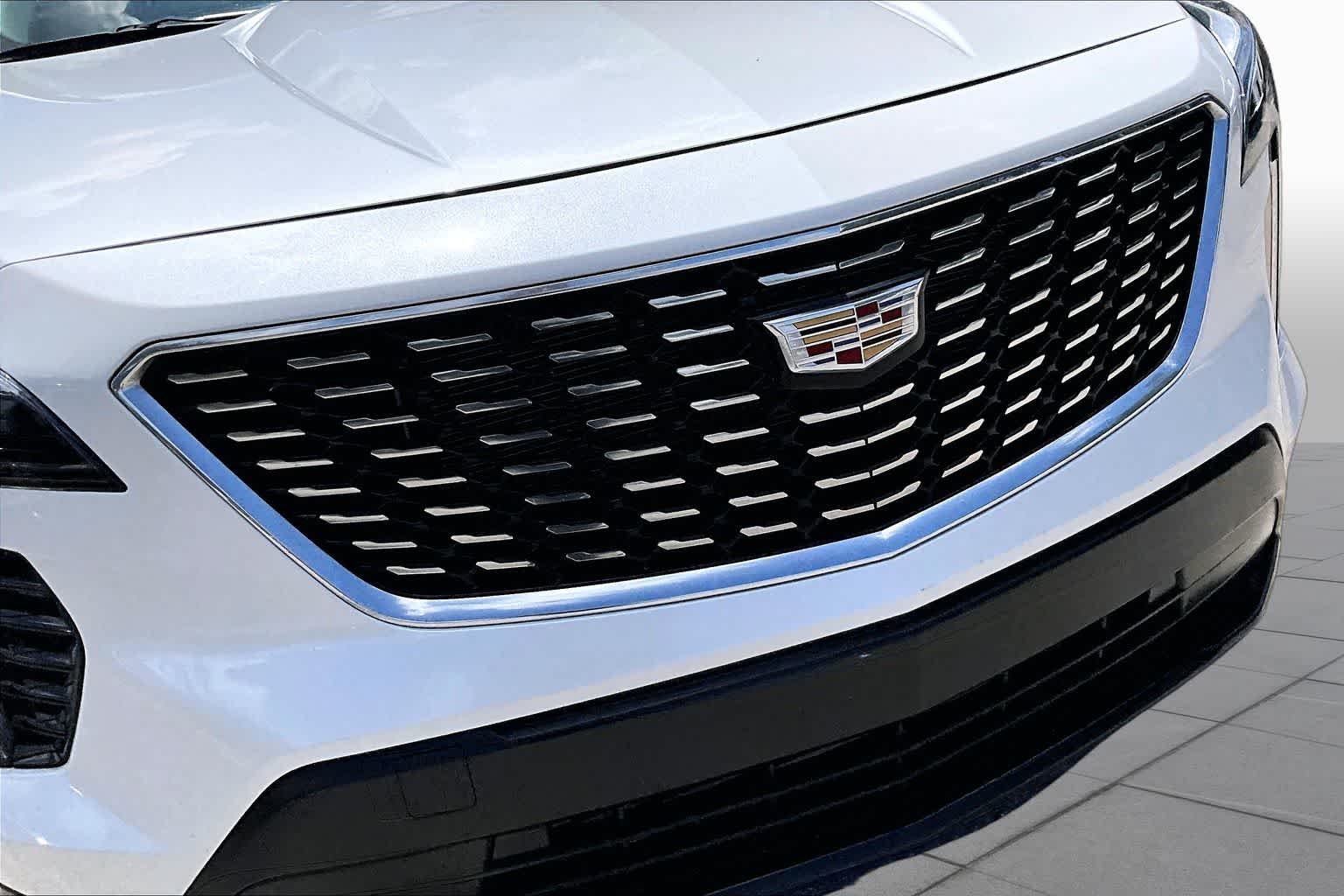 Used 2023 Crystal White Tricoat Cadillac FWD Luxury image 30