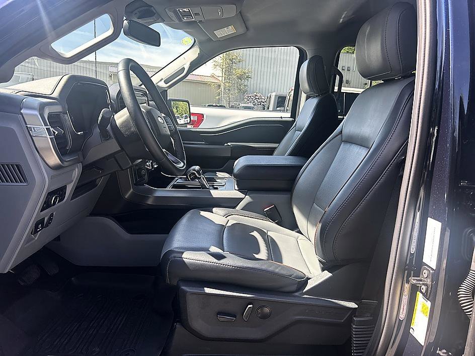 Used 2025 Blue Metallic Ford LARIAT image 11