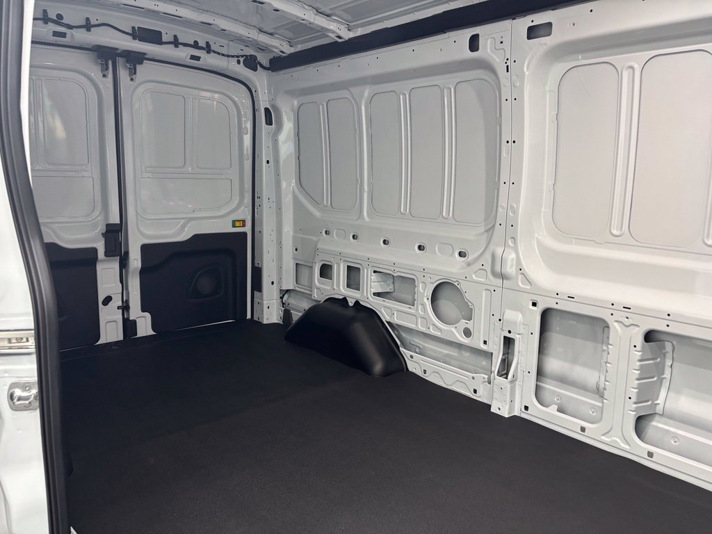 New 2027 White Ford Base image 32