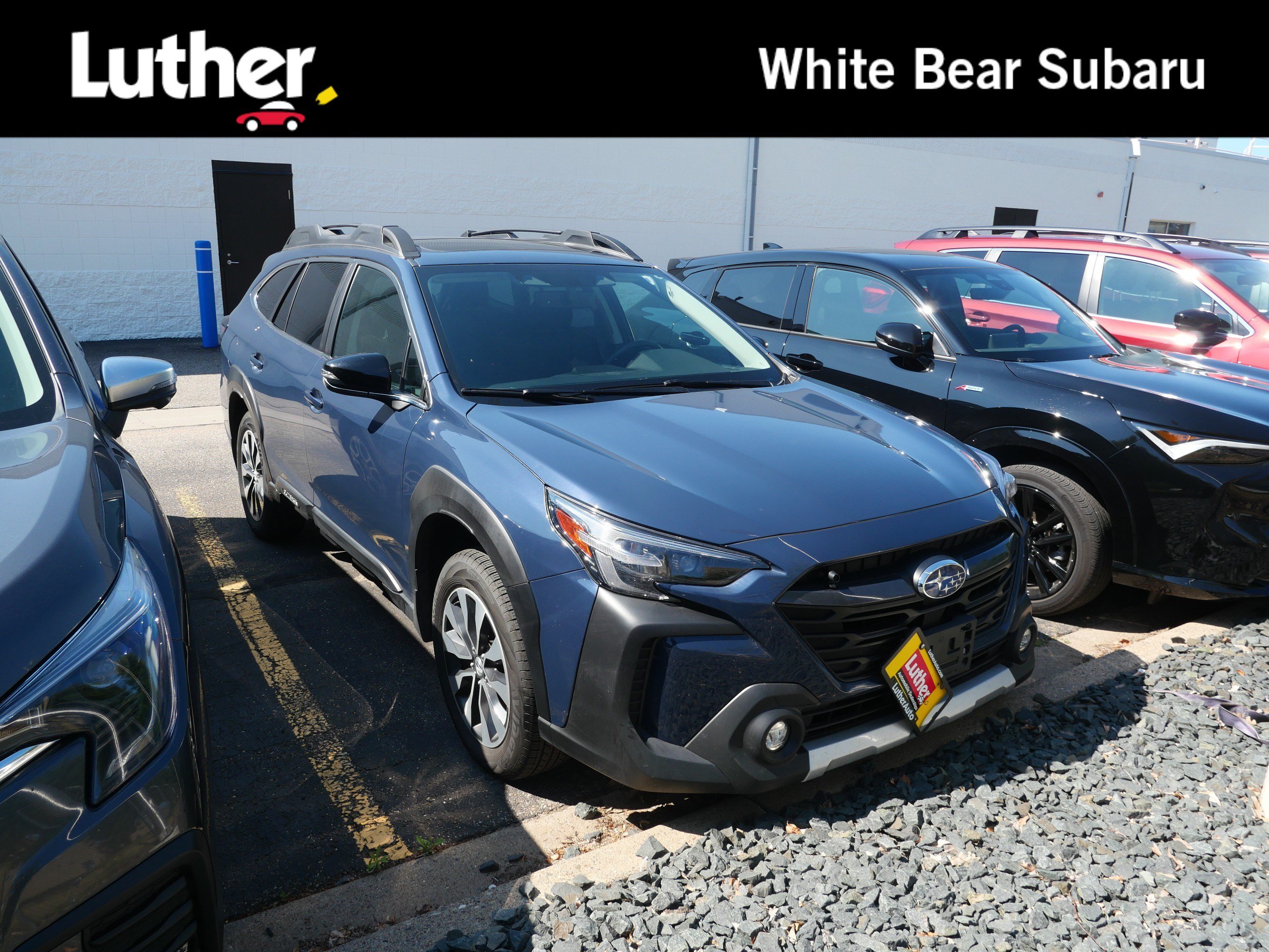 Used 2025 Cosmic Blue Pearl Subaru Limited image 1