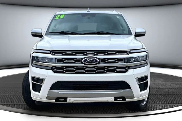 Used 2023 Ford Expedition Platinum with VIN 1FMJK1M85PEA21598 for sale in Kansas City