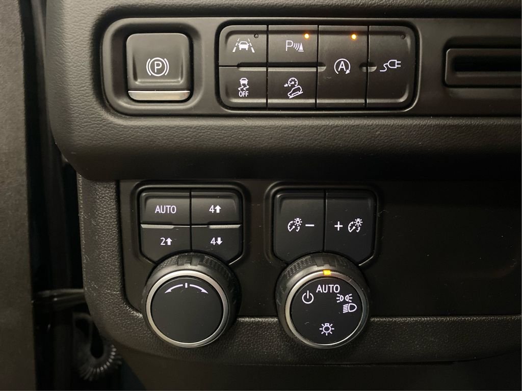 Used 2021 Gray Chevrolet Premier image 22
