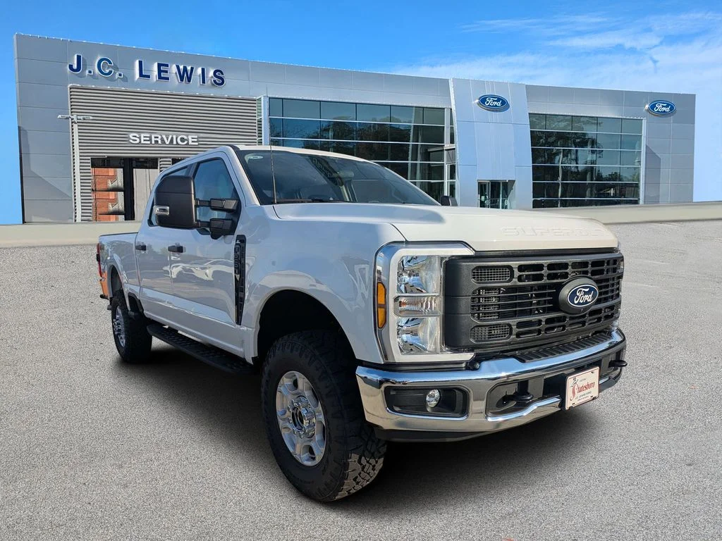 New 2027 Oxford White Ford XL image 1