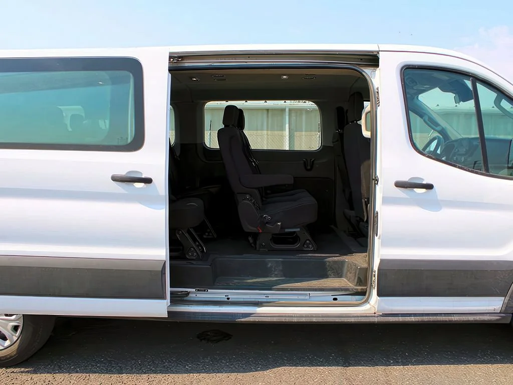 2021 Ford Transit Passenger Van XLT - Photo 24