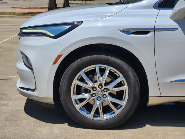 Used 2023 White Frost Tricoat Buick Premium image 10