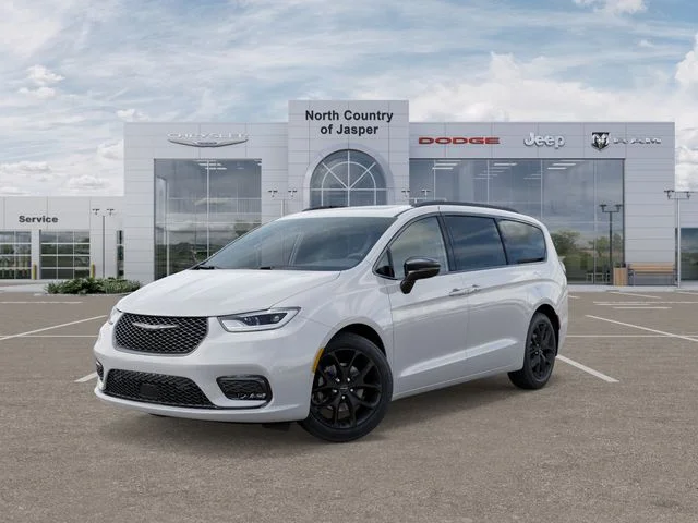 2026 Chrysler Pacifica Limited's photo