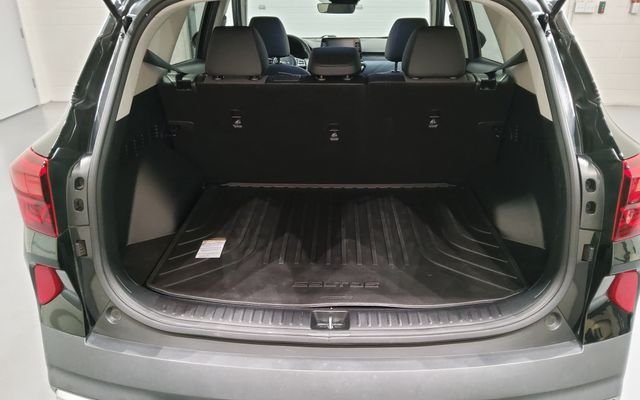 Used 2023 Black Kia S image 15