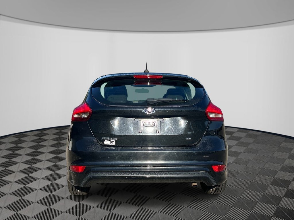 Used 2015 Black Ford SE image 4