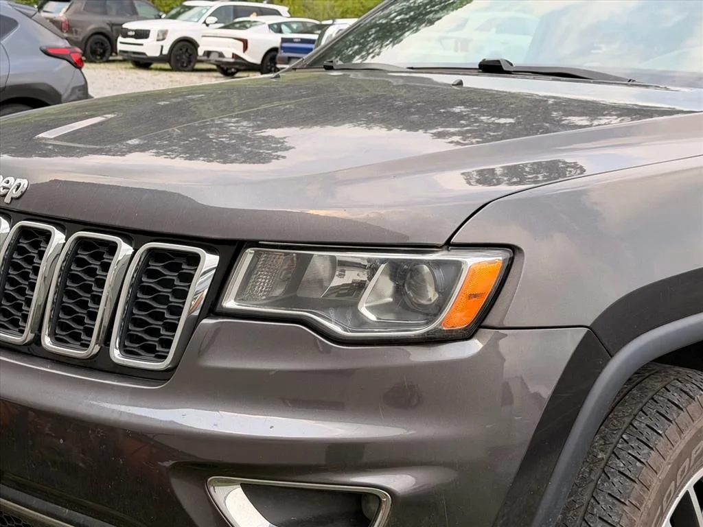 Used 2020 Gray Jeep Limited image 4