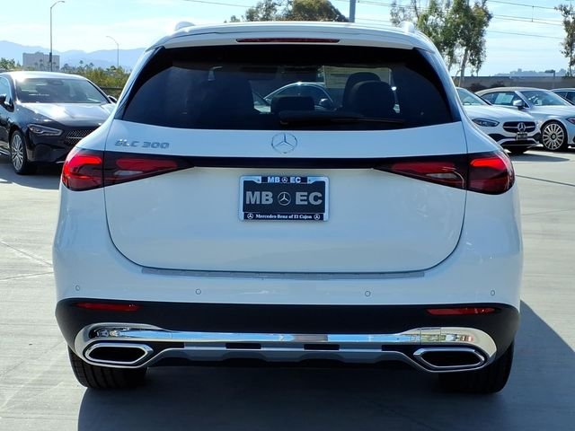 New 2027 White Mercedes-Benz GLC 300 image 22