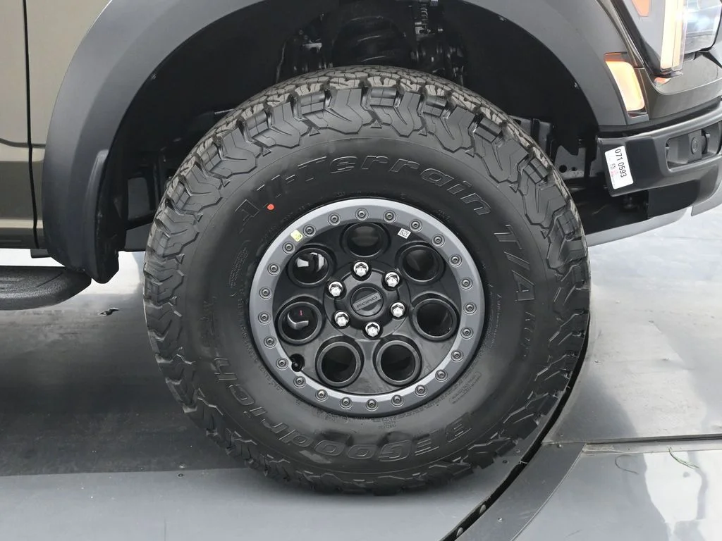 New 2026 Shelter Green Ford Raptor image 25