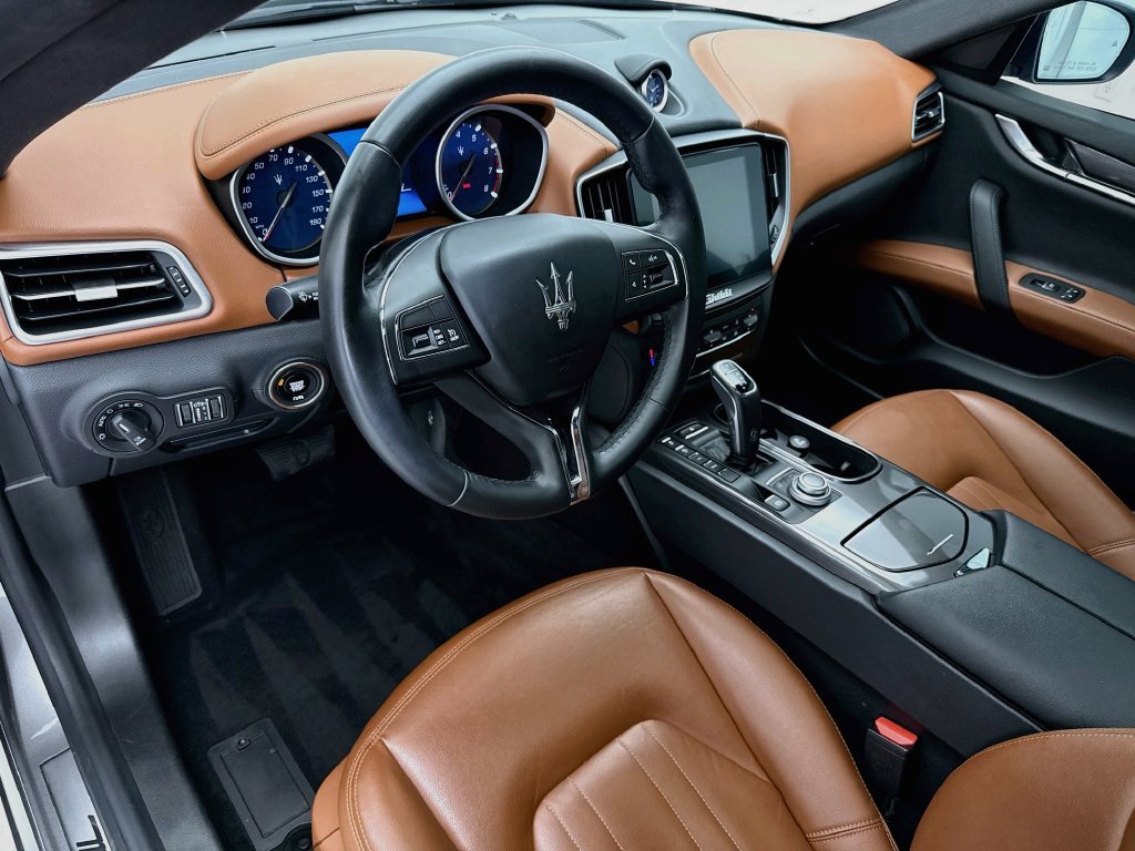 Used 2019 Grey Maserati S image 9