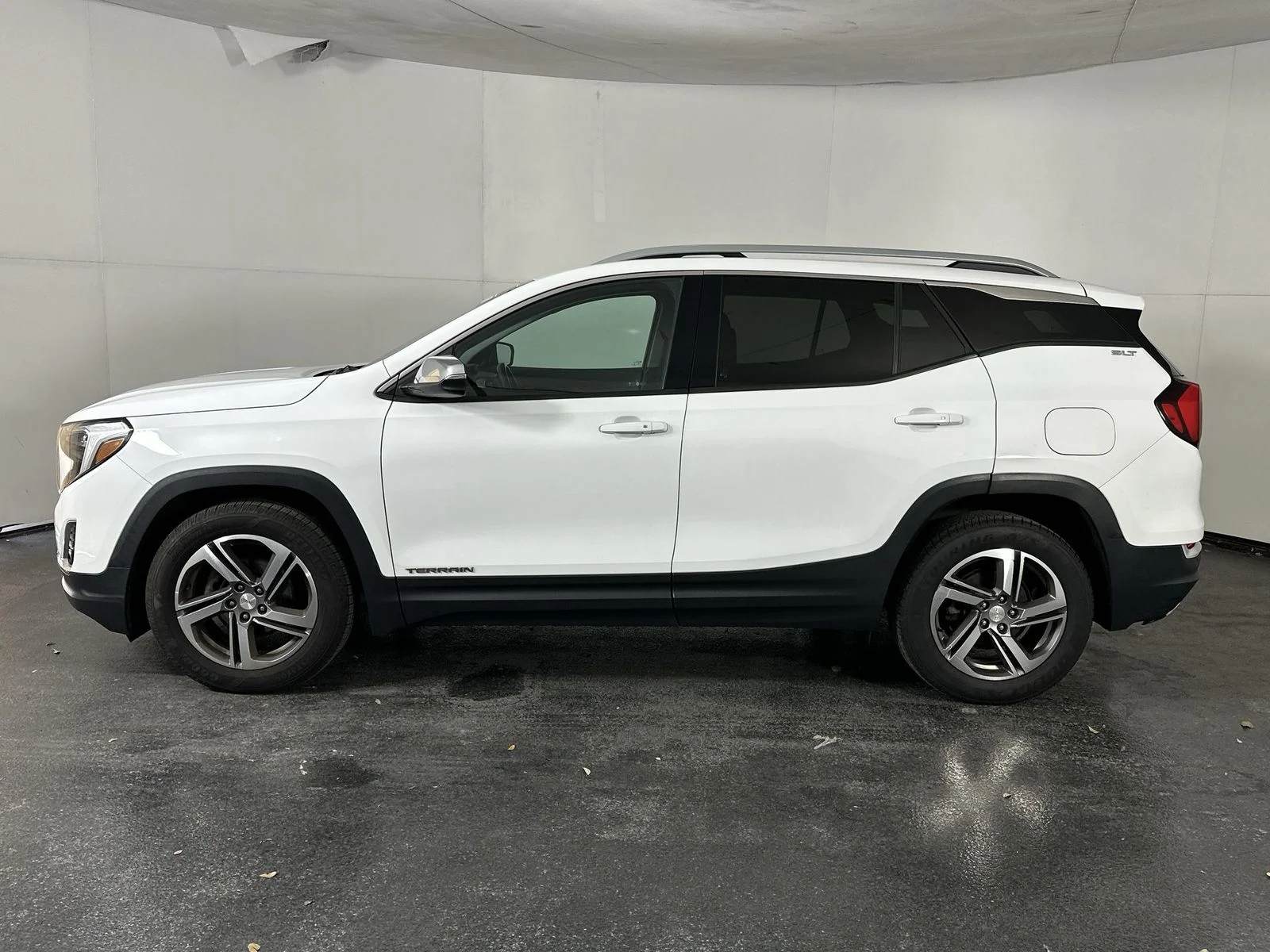 Used 2018 White GMC SLT image 5