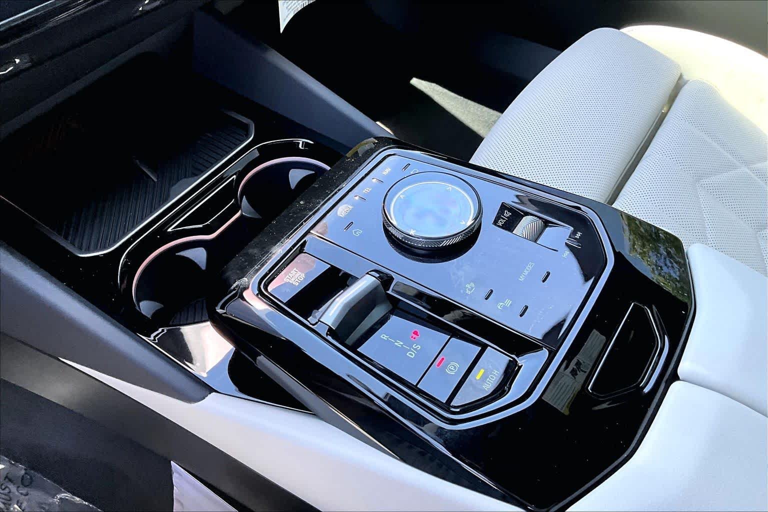 New 2026 Black Sapphire Metallic BMW 530i xDrive image 7