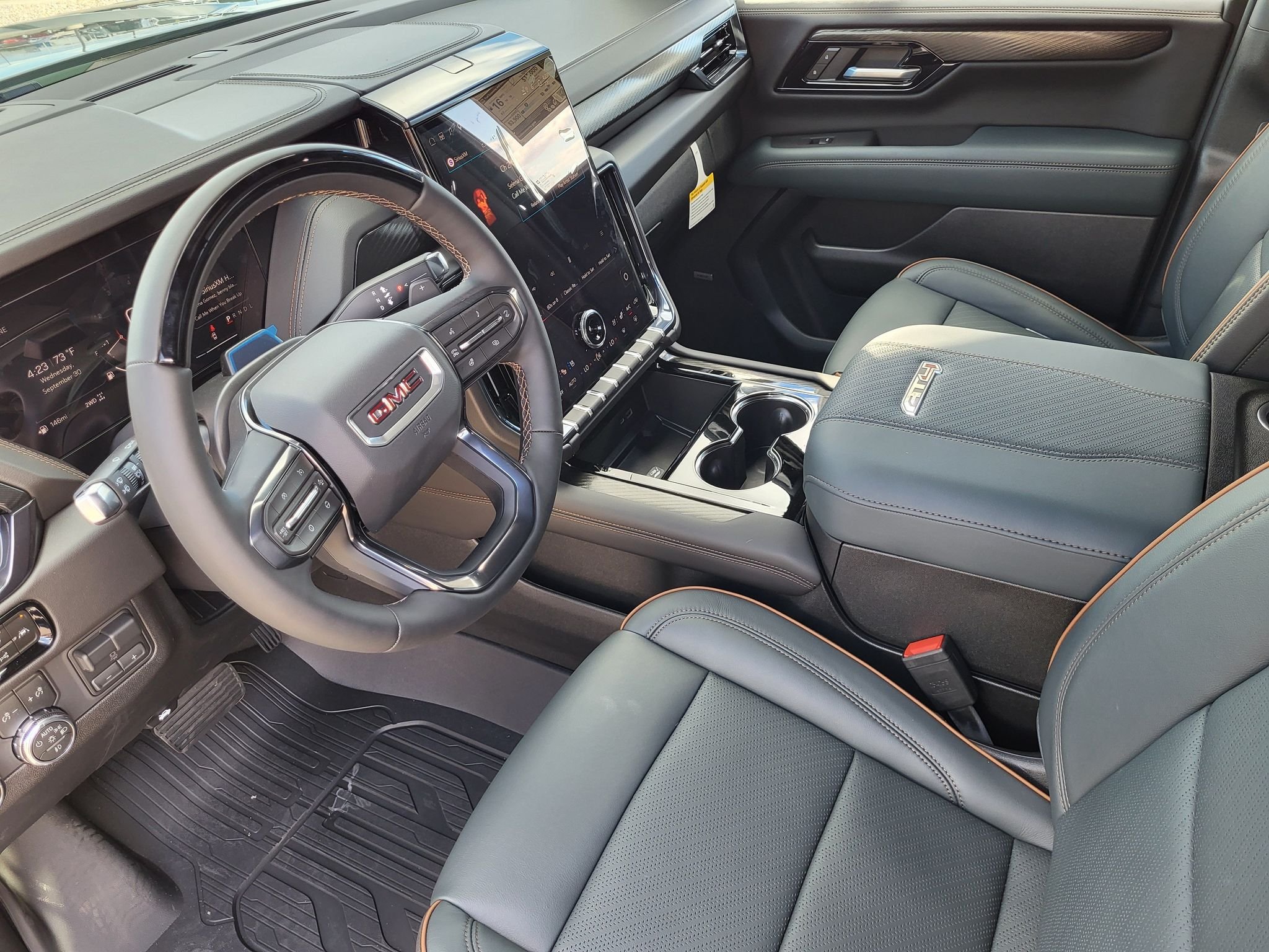 2026 GMC Yukon XL AT4 - Photo 8