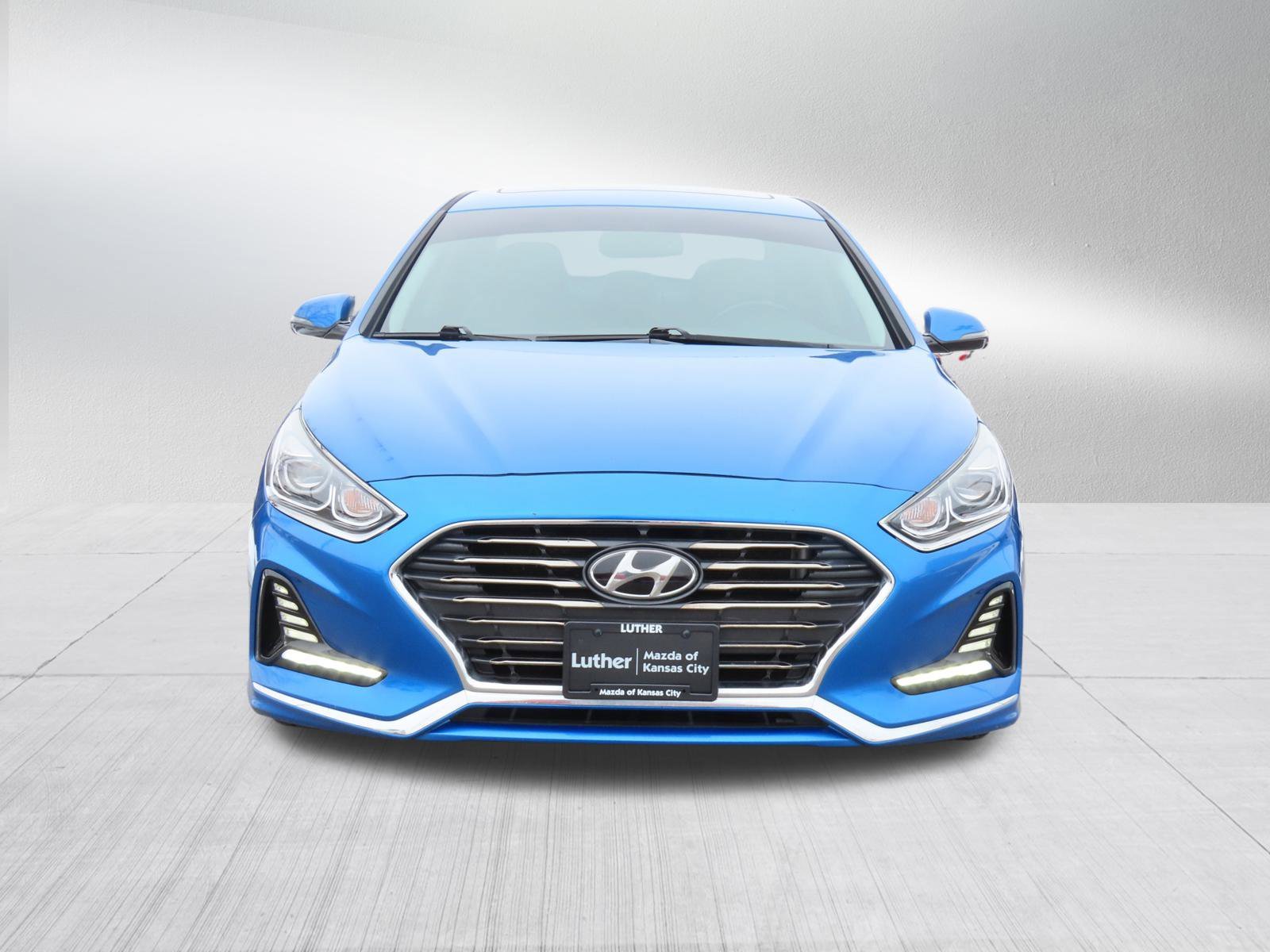 Used 2018 Hyundai Sonata Limited with VIN 5NPE34AF1JH633277 for sale in Kansas City