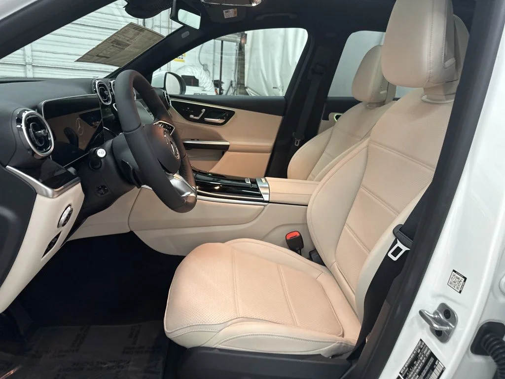 Used 2026 White Mercedes-Benz GLC 300 image 17