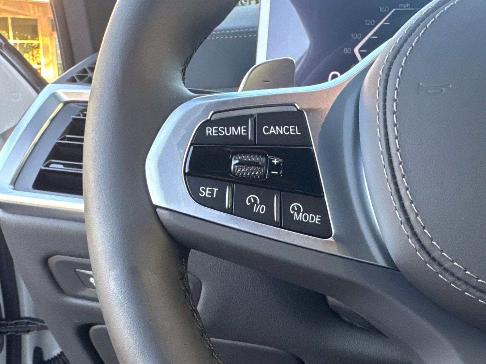 New 2026 Mineral White Metallic BMW sDrive40i image 23