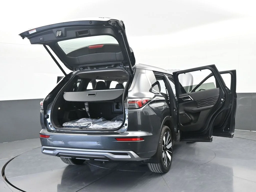 New 2026 Gray Mitsubishi SEL image 85