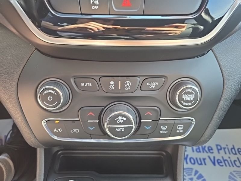 Used 2019 Red Jeep Limited image 18