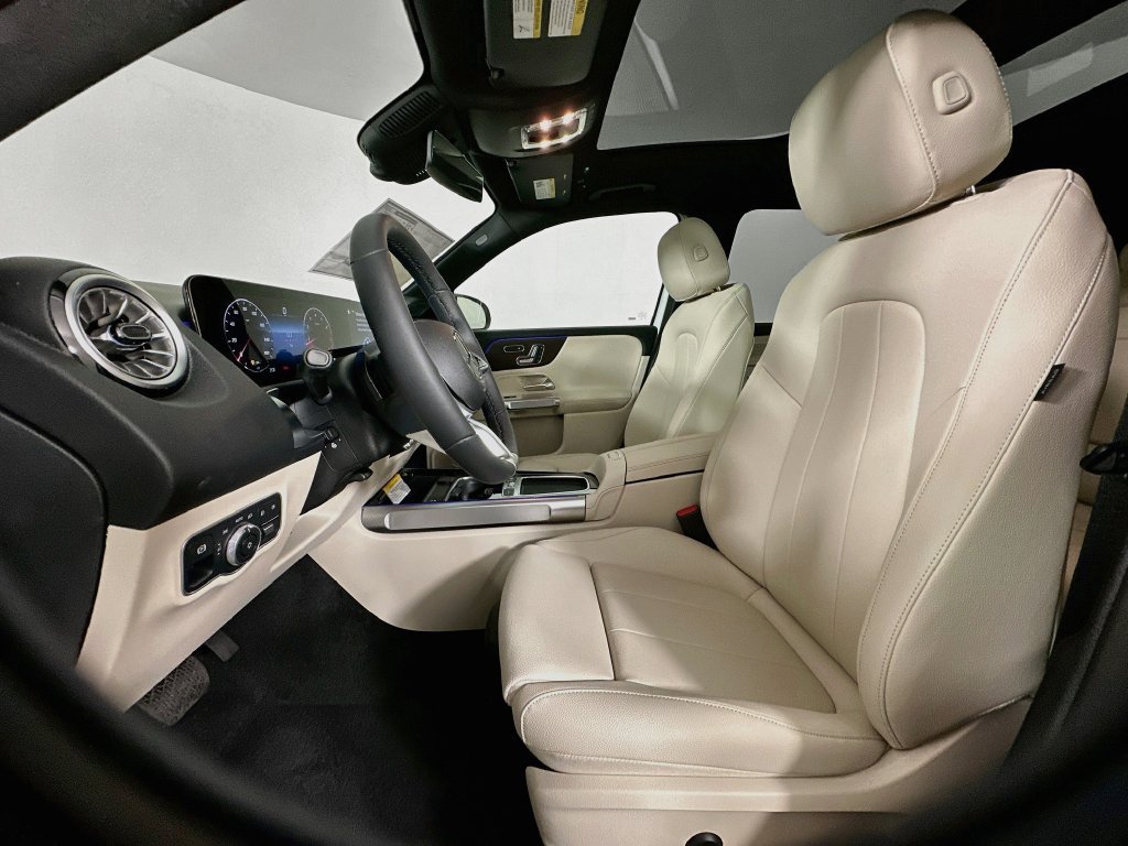 New 2026 Polar White Mercedes-Benz GLB 250 image 53