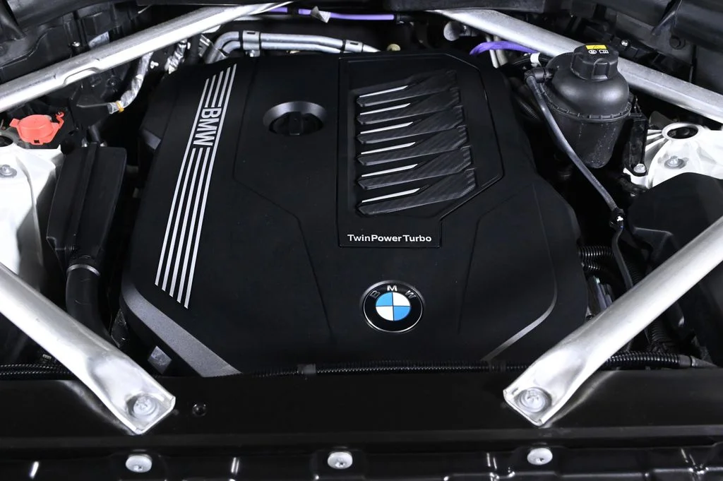 Used 2022 White BMW xDrive40i image 22