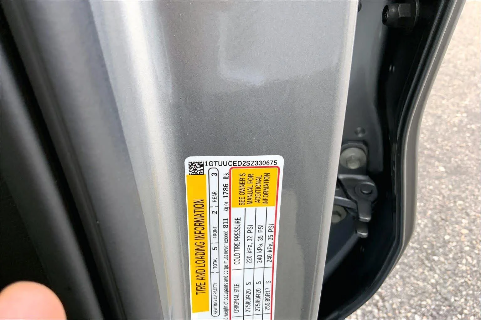 Used 2025 Sterling Metallic GMC Elevation image 29